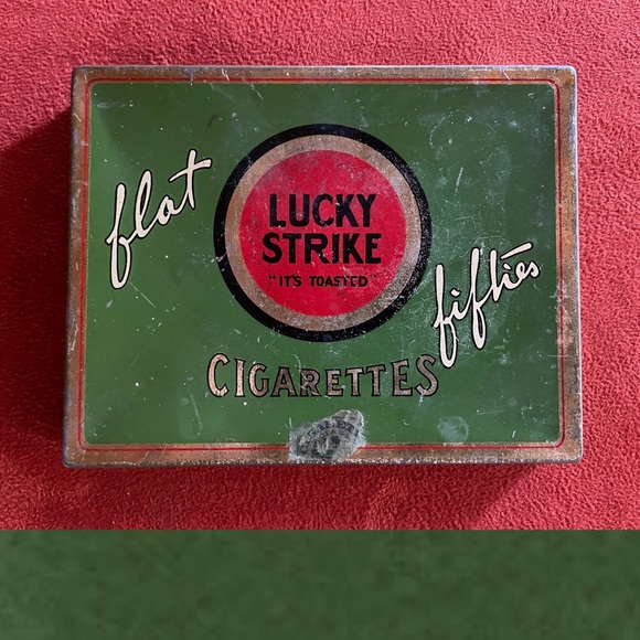 Vintage MCM LUCKY STRIKE Flat Fifties Metal Cigarette Tin - Picture 2 of 16